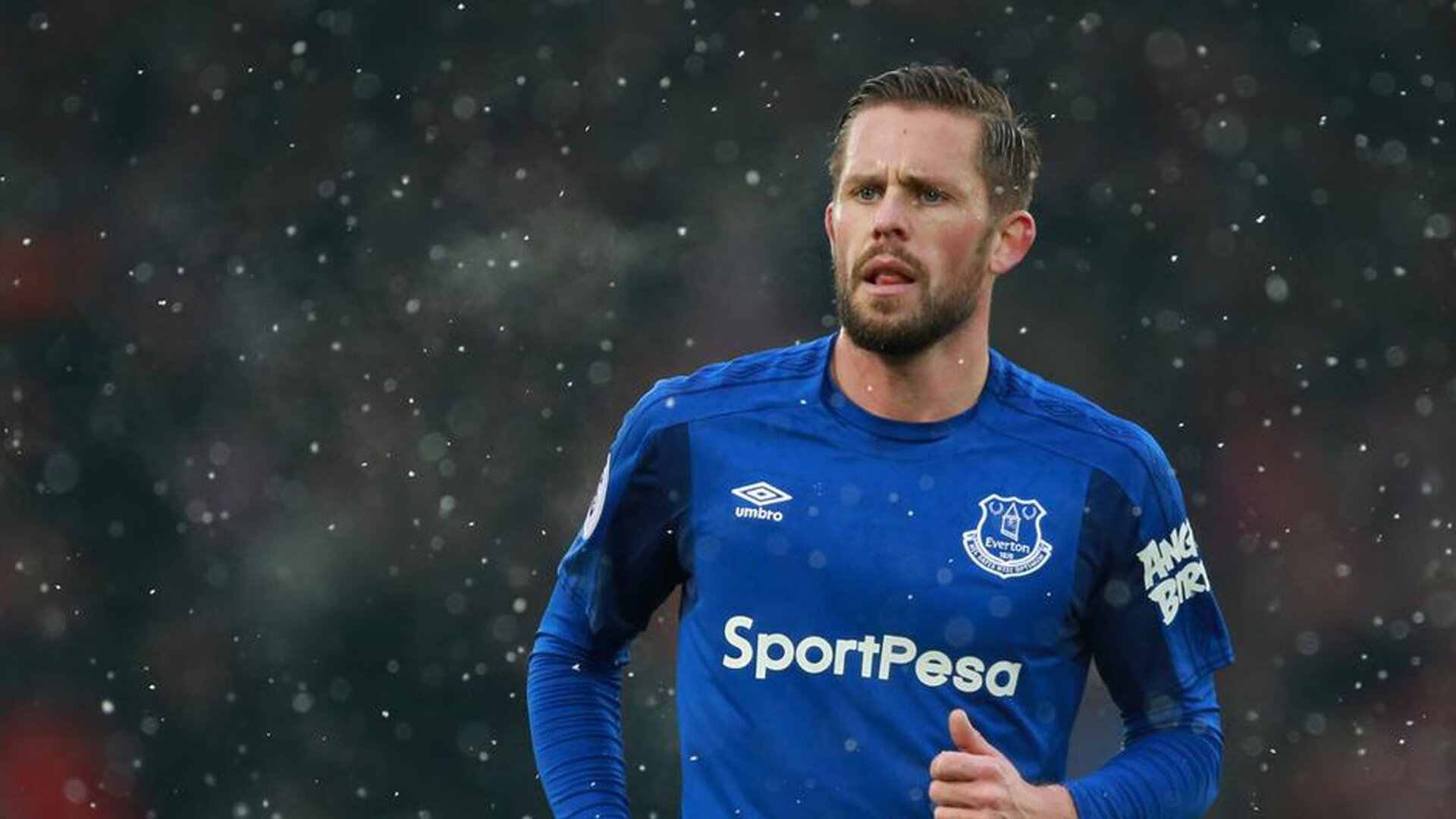 英超赛季中后期球员肌肉损伤风险与训练节奏关系研究，英超肌肉前锋