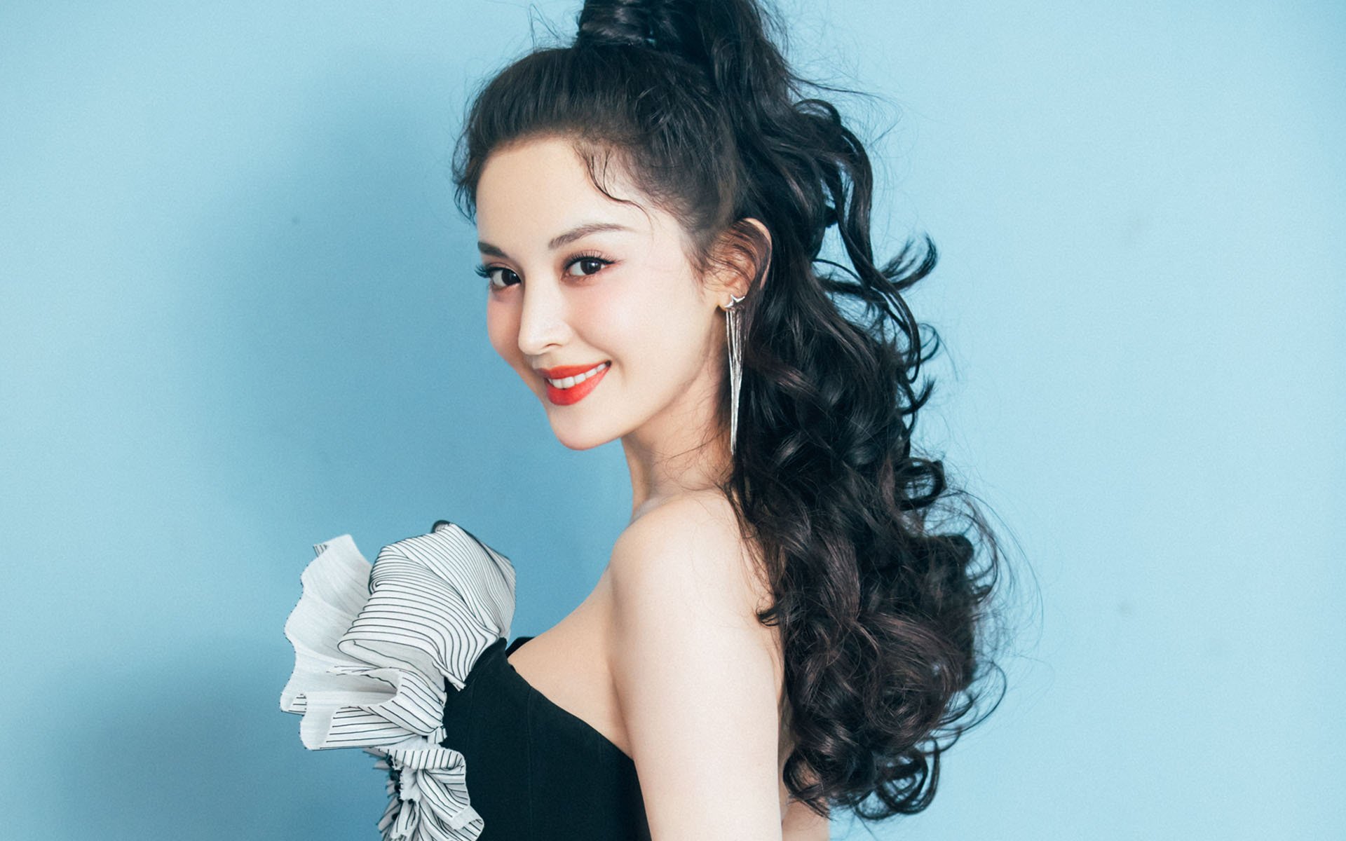 马术青少年俱乐部联赛推广马术文化教育，青少年马术培训