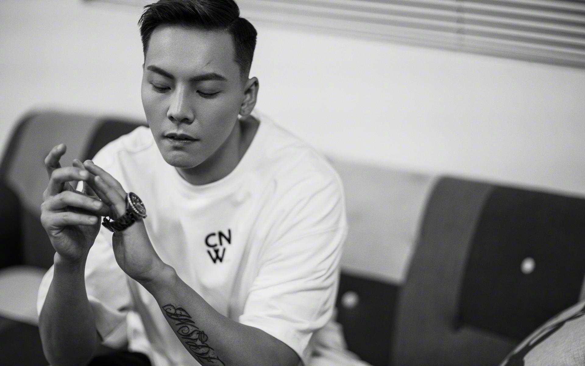 -苏炳添完成大学讲座反响热烈积极，苏炳添大学教授