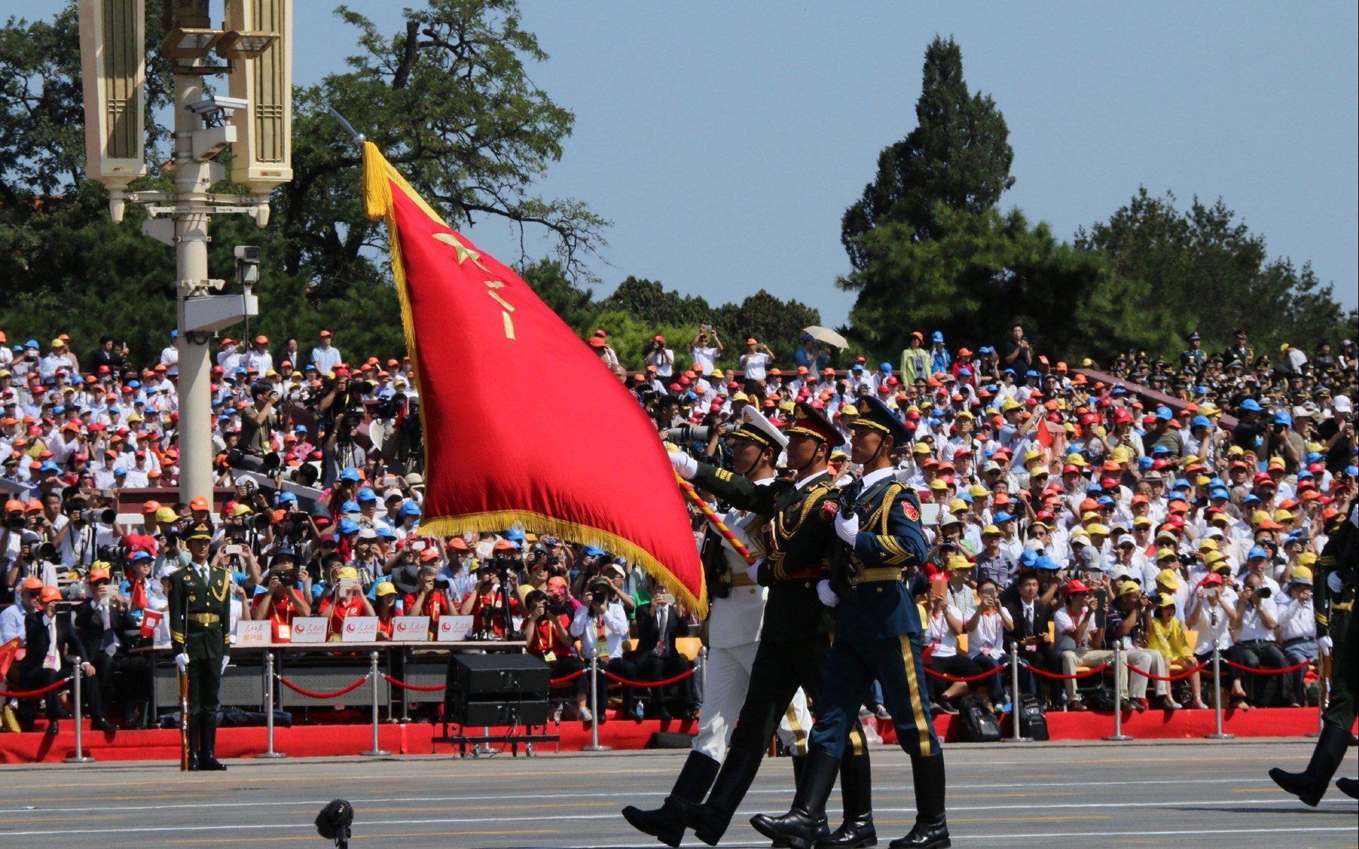 -跳水动作优雅与精准兼备，跳水 动作